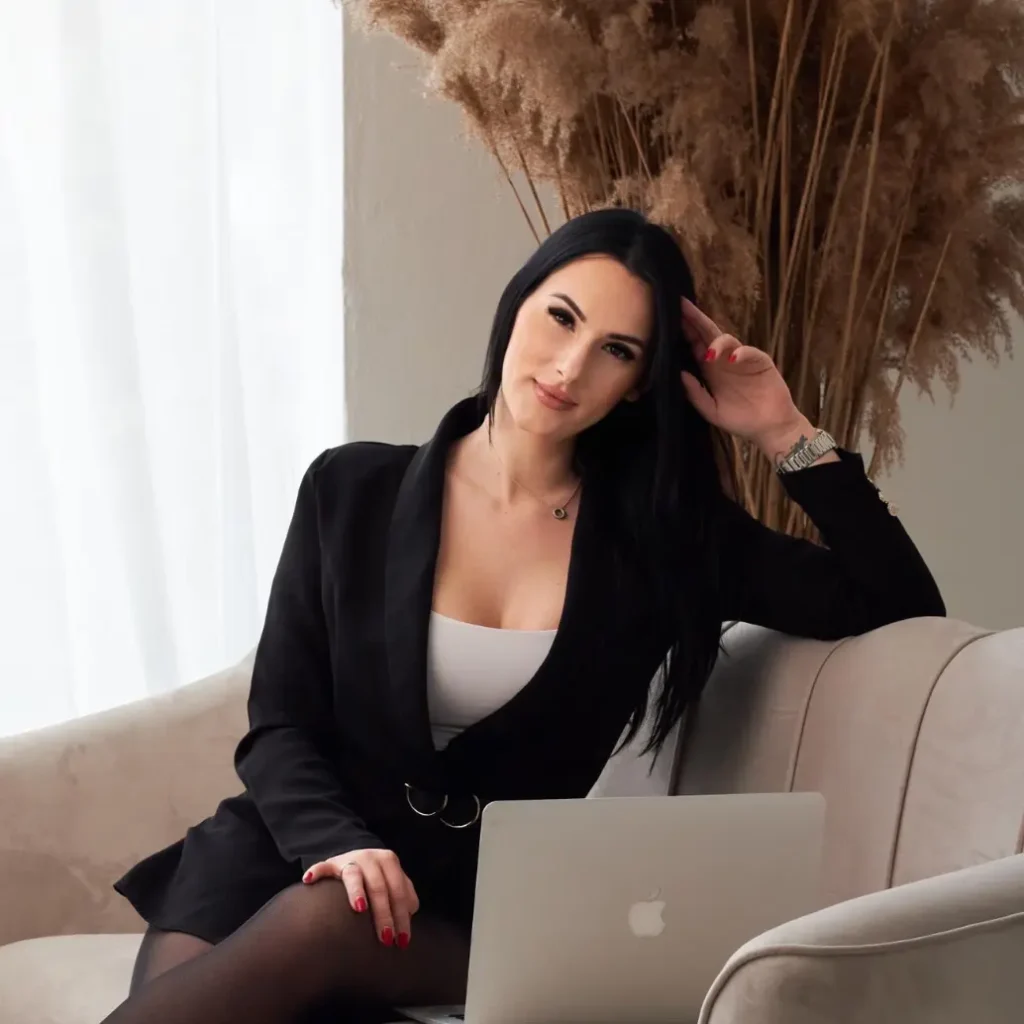 ordog-klaudetta-circle-business